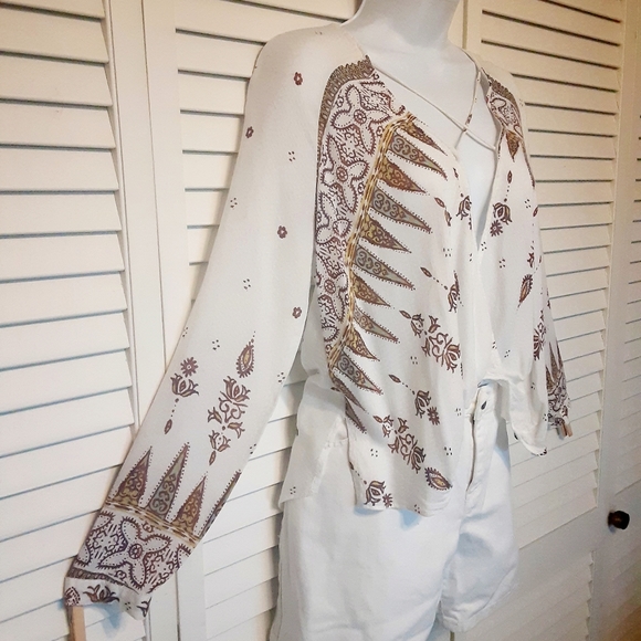 Boho Style Silence + Noise Long Sleve Open Front High Low Blouse - Picture 3 of 15